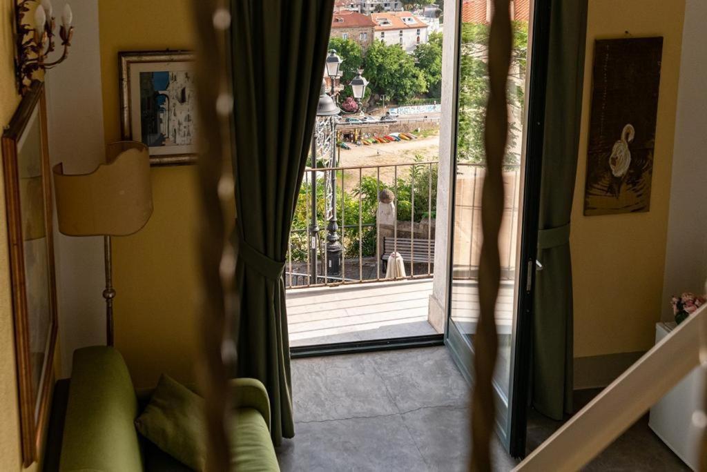 Suites Luisa Sanfelice Агрополи Экстерьер фото