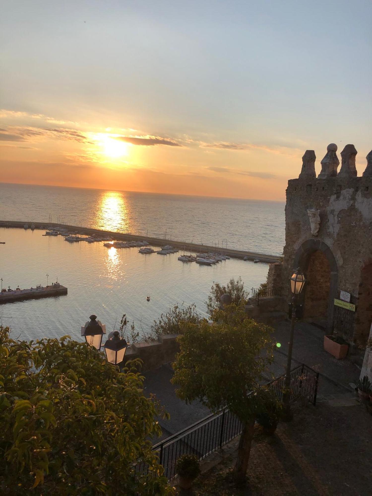 Suites Luisa Sanfelice Агрополи Экстерьер фото